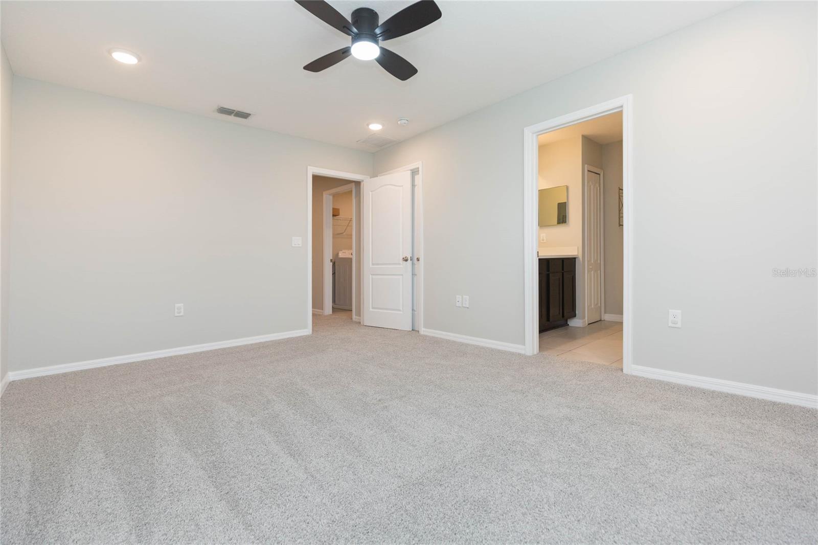 Primary bedroom to en-suite bath