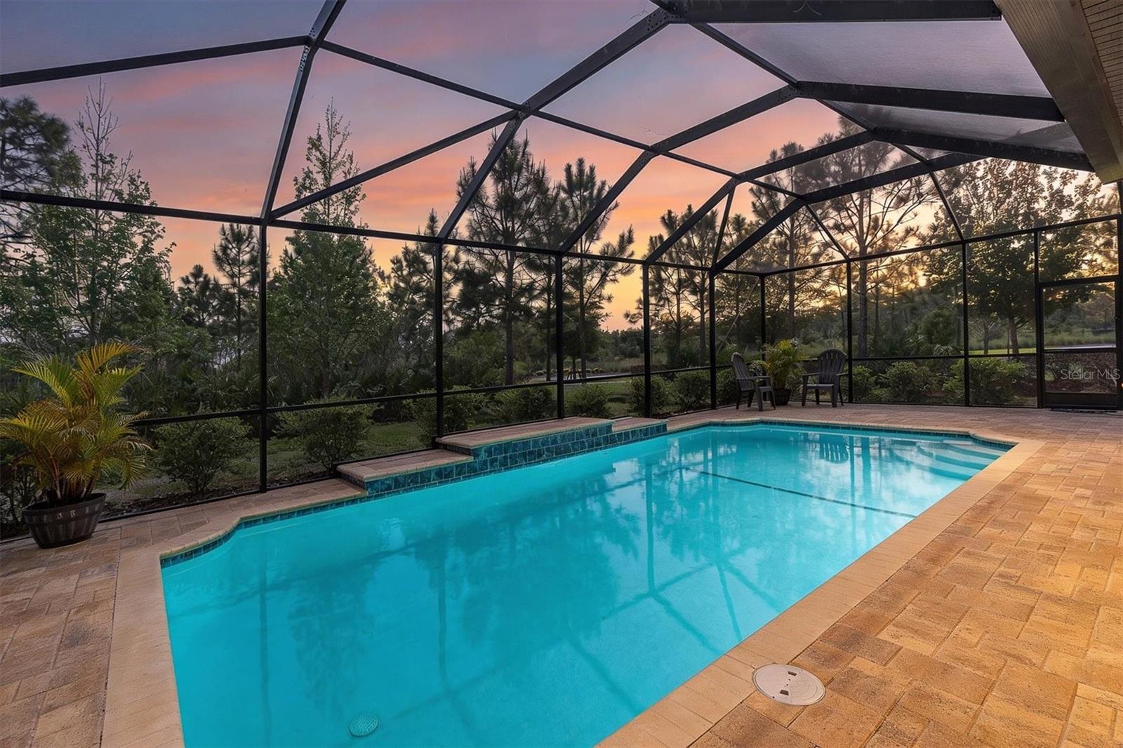 POOL HOME ON TRANQUIL CONSERVATION