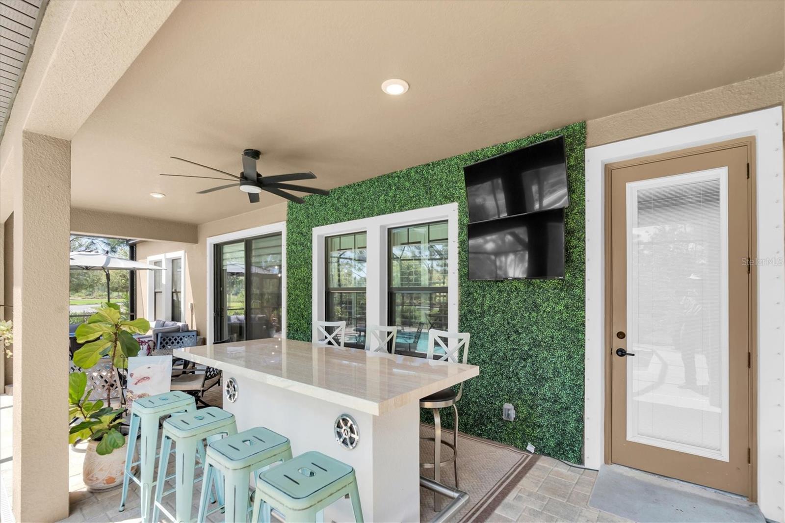 OUTDOOR LIVING AT IT'S FINEST