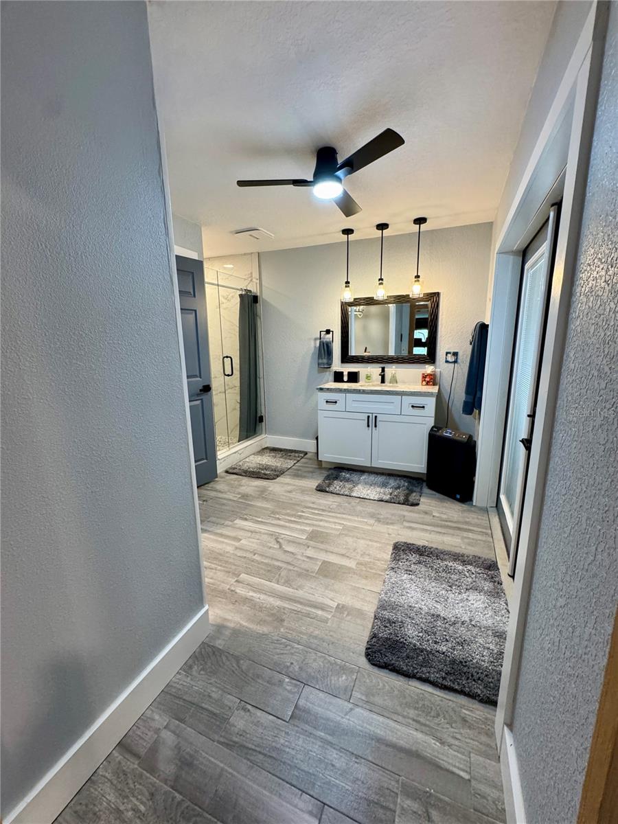 FIRST FLOOR BATHROOM