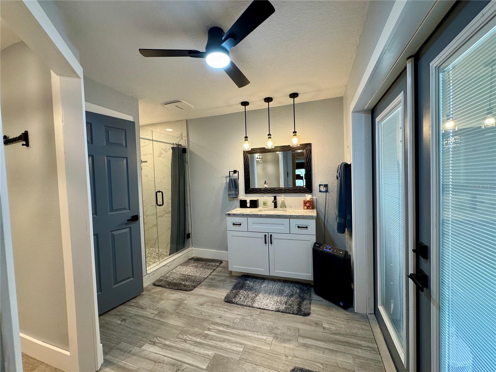 FIRST FLOOR BATHROOM