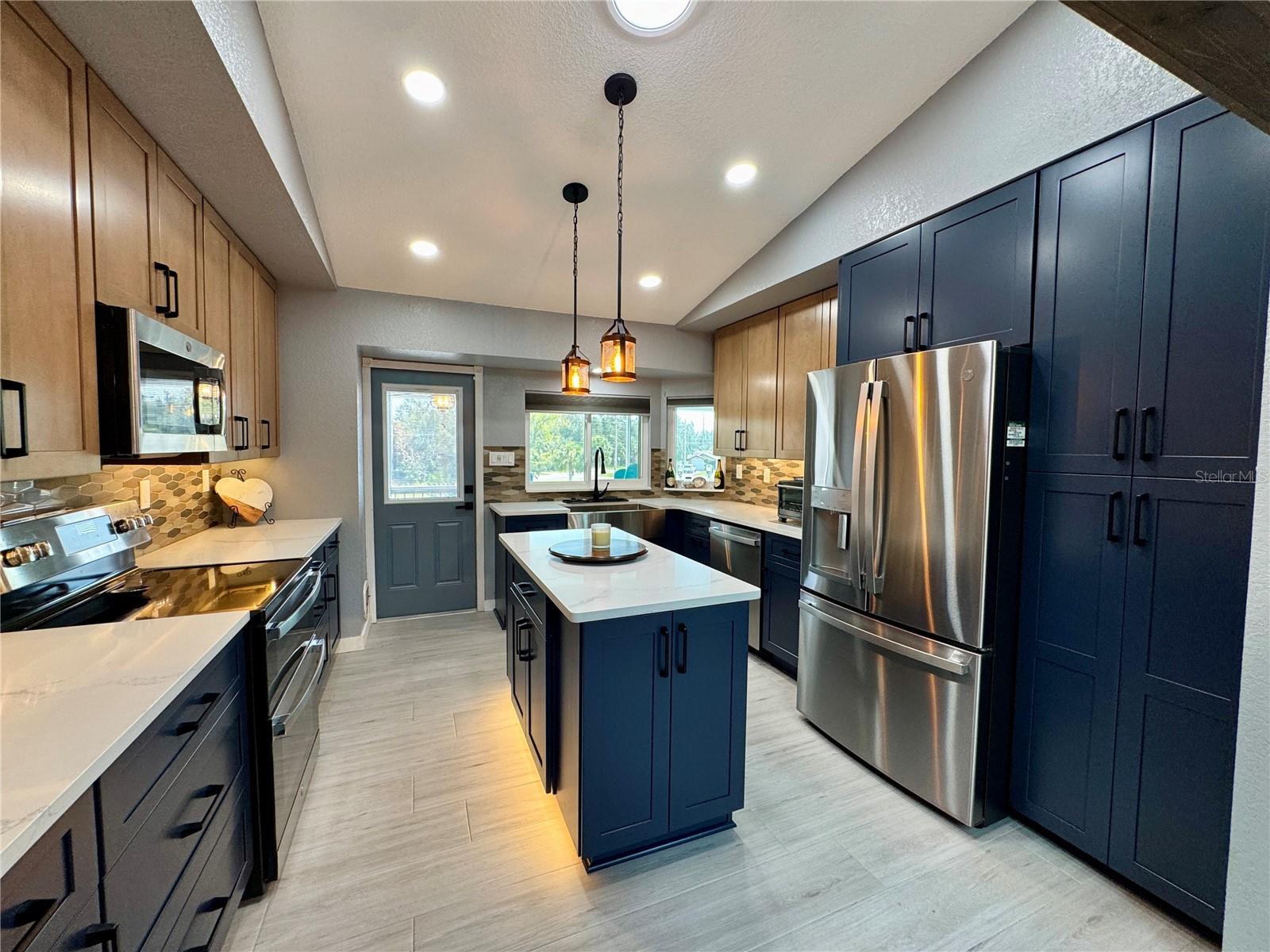 HUGE GOURMET KITCHEN WITH ISLAND