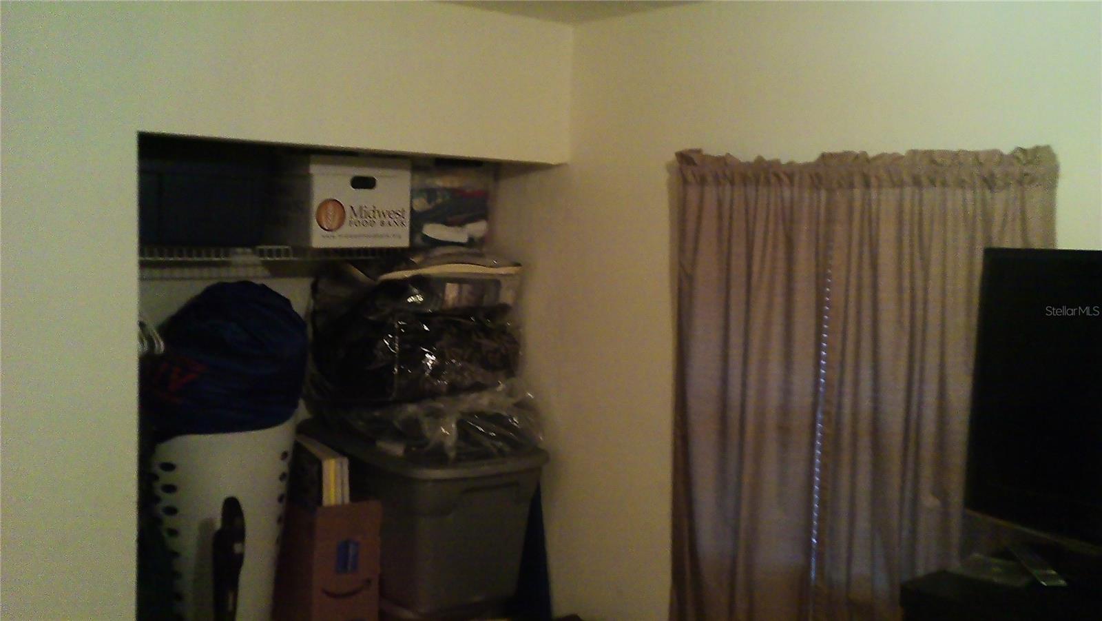 Large Closet in 2nd Bedroom