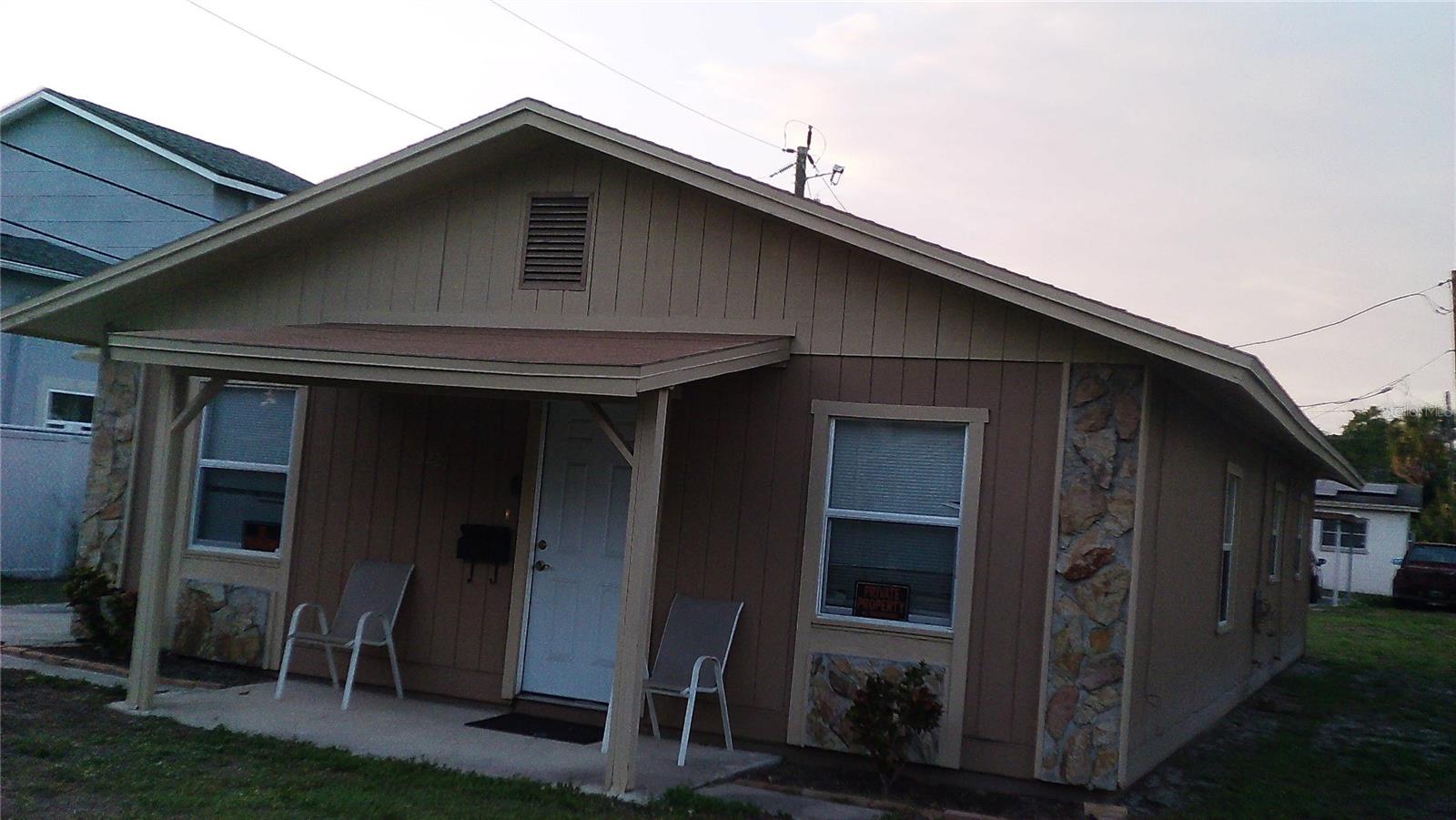 Cute as button, & move in Ready!