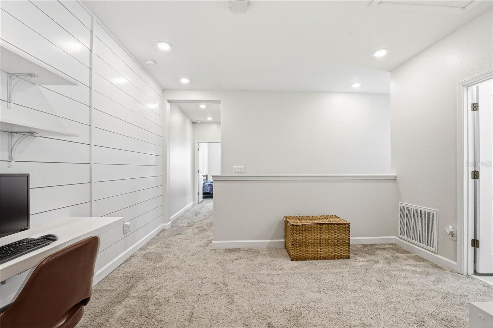 Loft Area -Alternate view