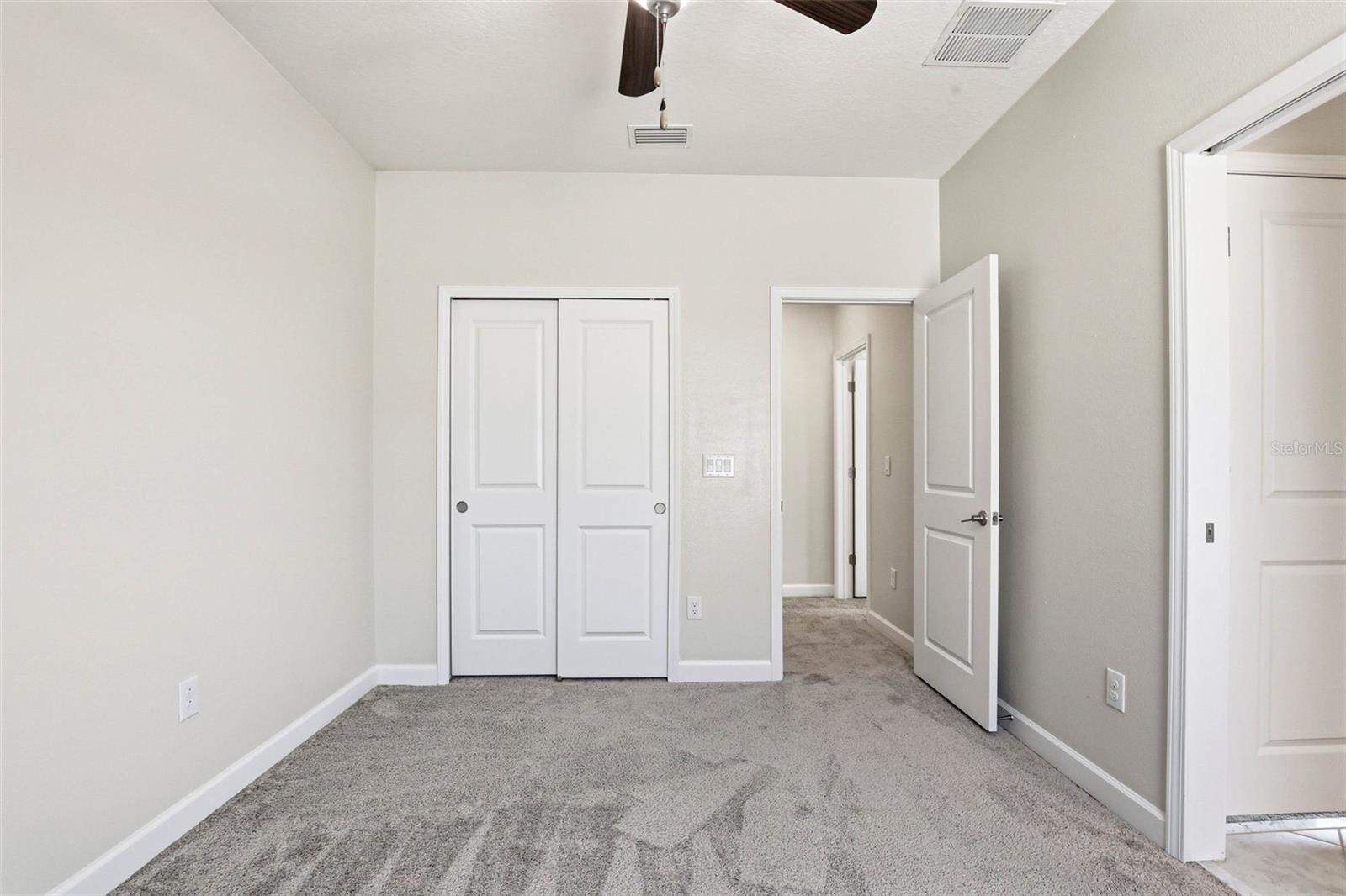 Bedroom 3 - alternate view 1