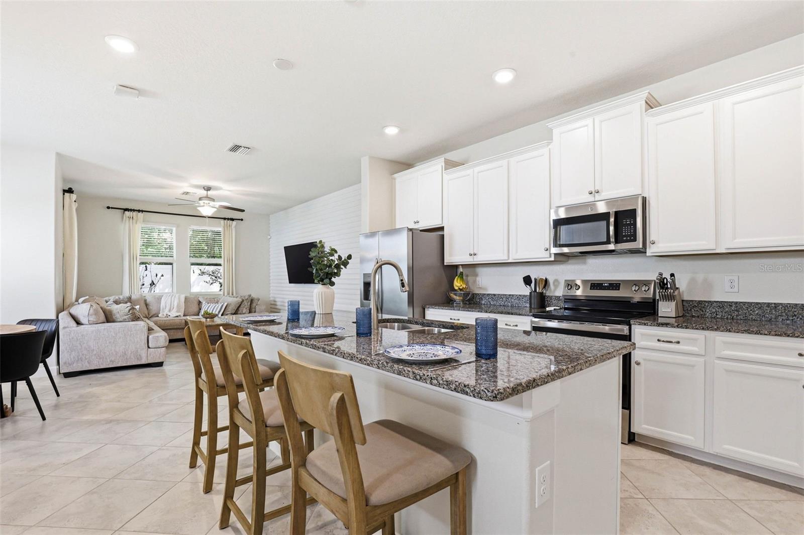 Kitchen – Alternate View