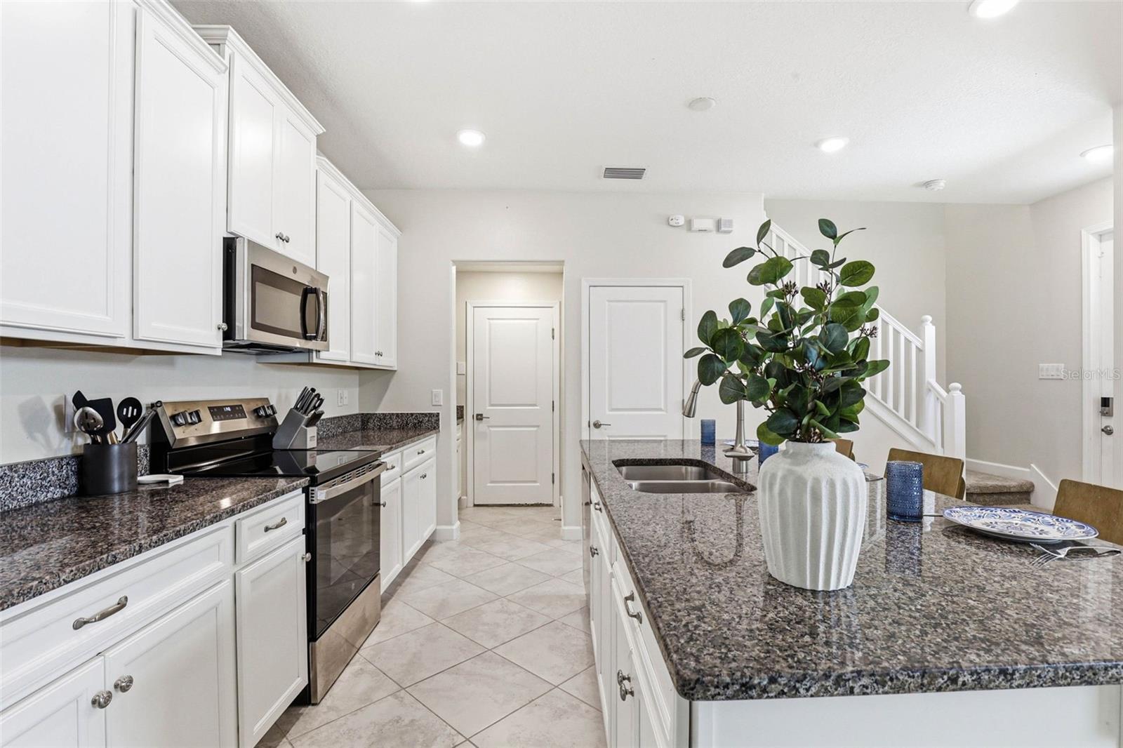 Kitchen – Alternate View 3