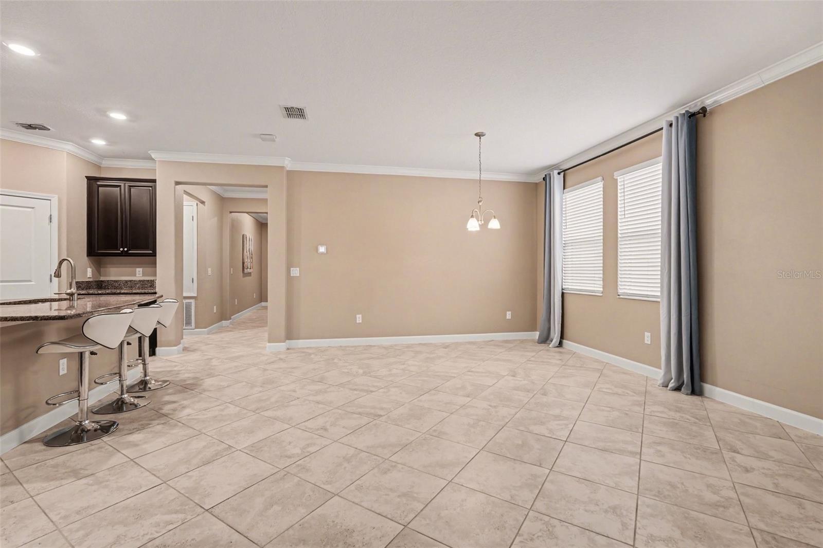 Lovely Dining Area (14x11)