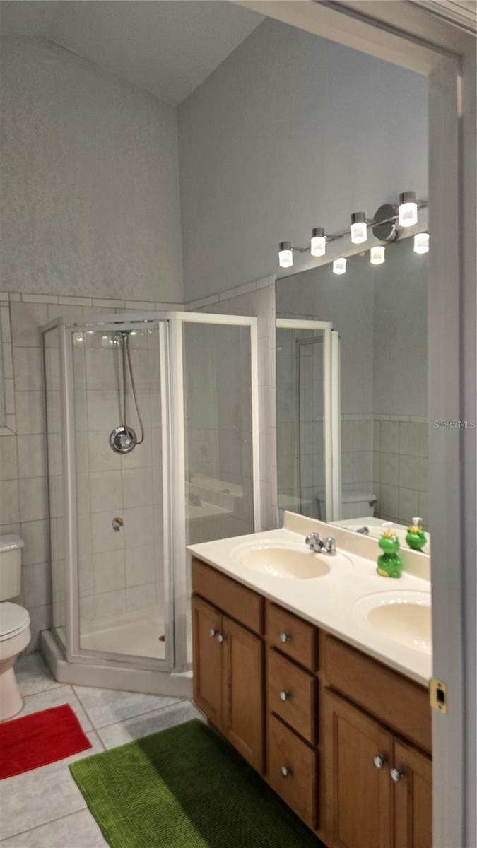 Mid bedroom dual sink bathroom