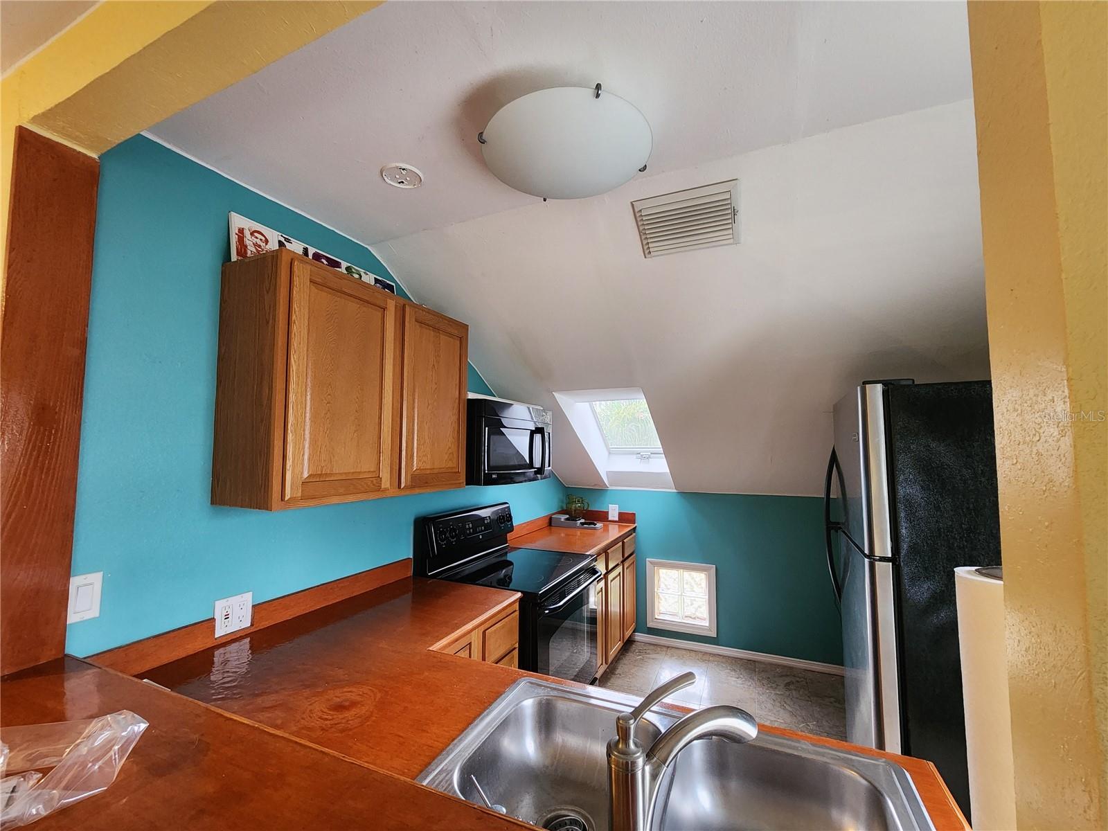 Apt Kitchen
