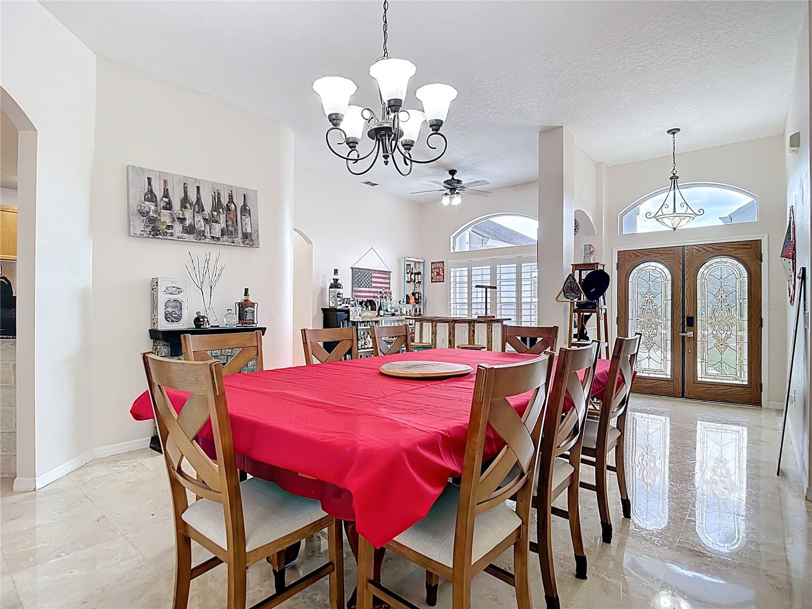 Dinning & Entertaining Area