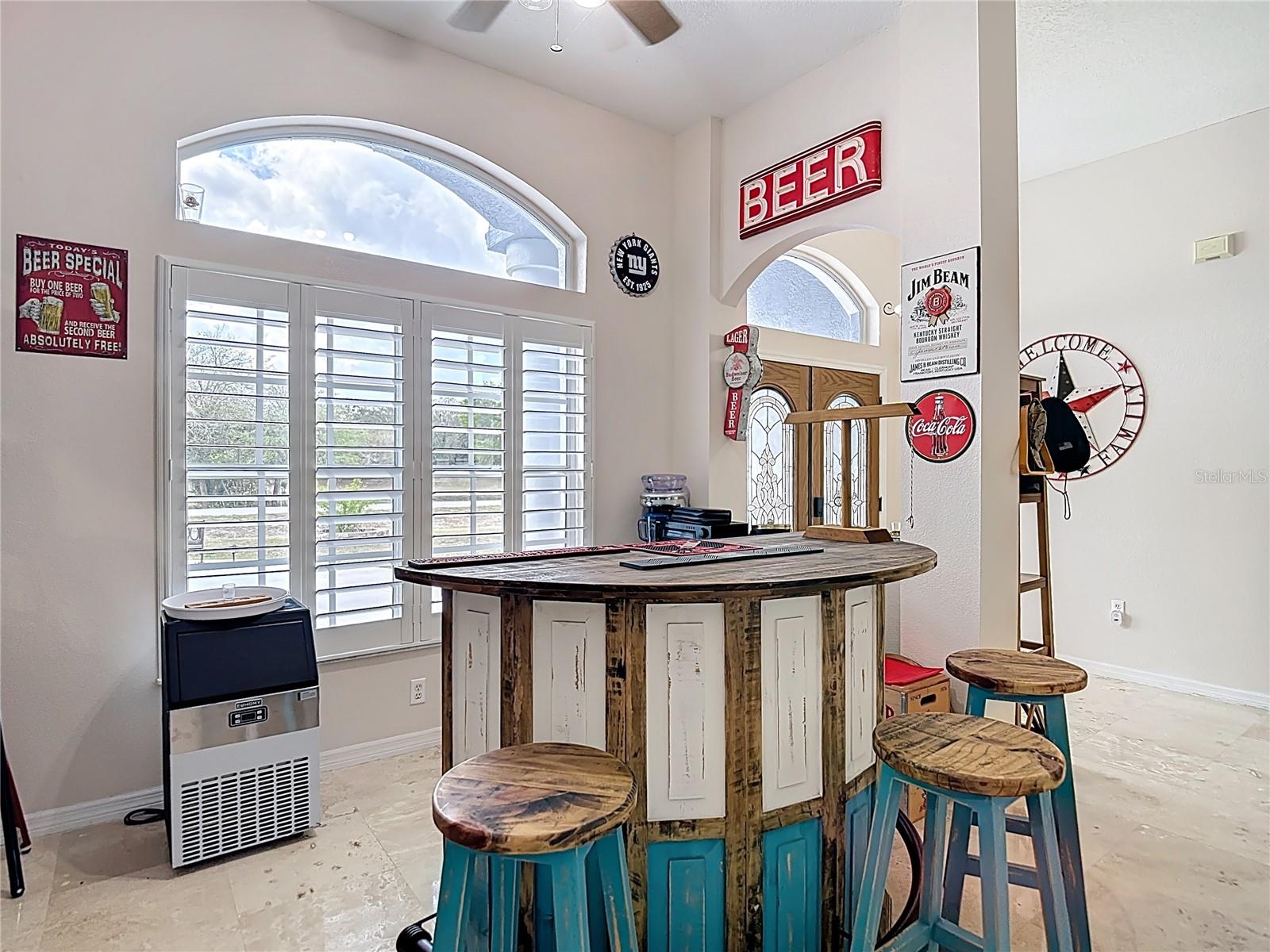 Dinning & Entertaining Area