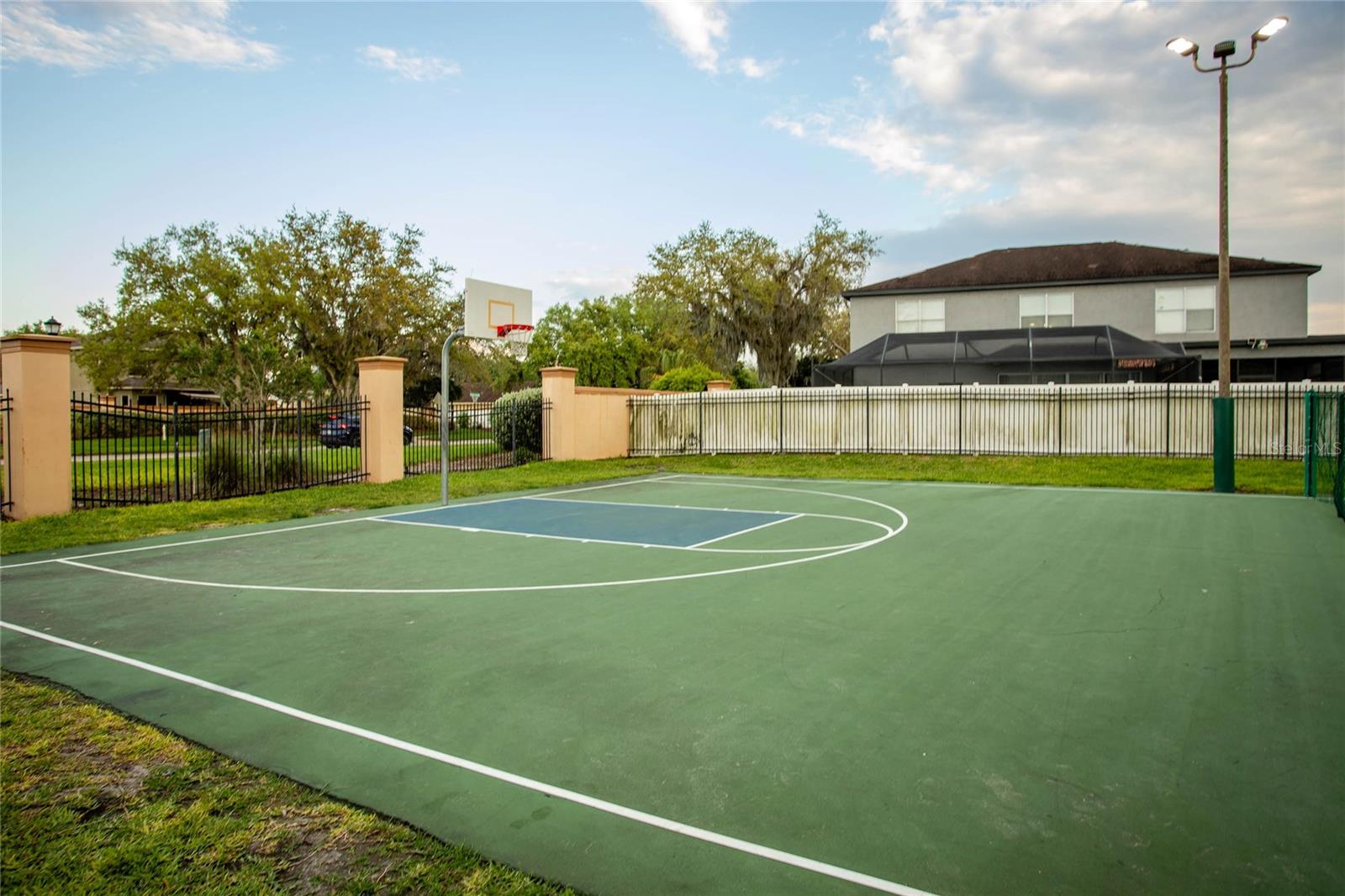 Amenities/Half Basketball Court