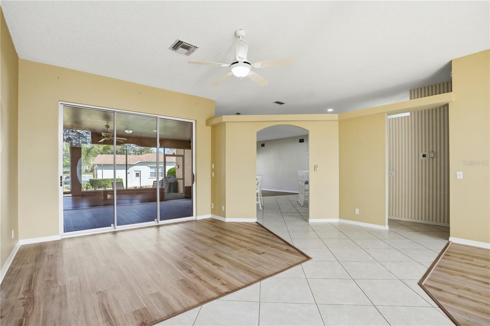 Sitting area with access to the lanai.