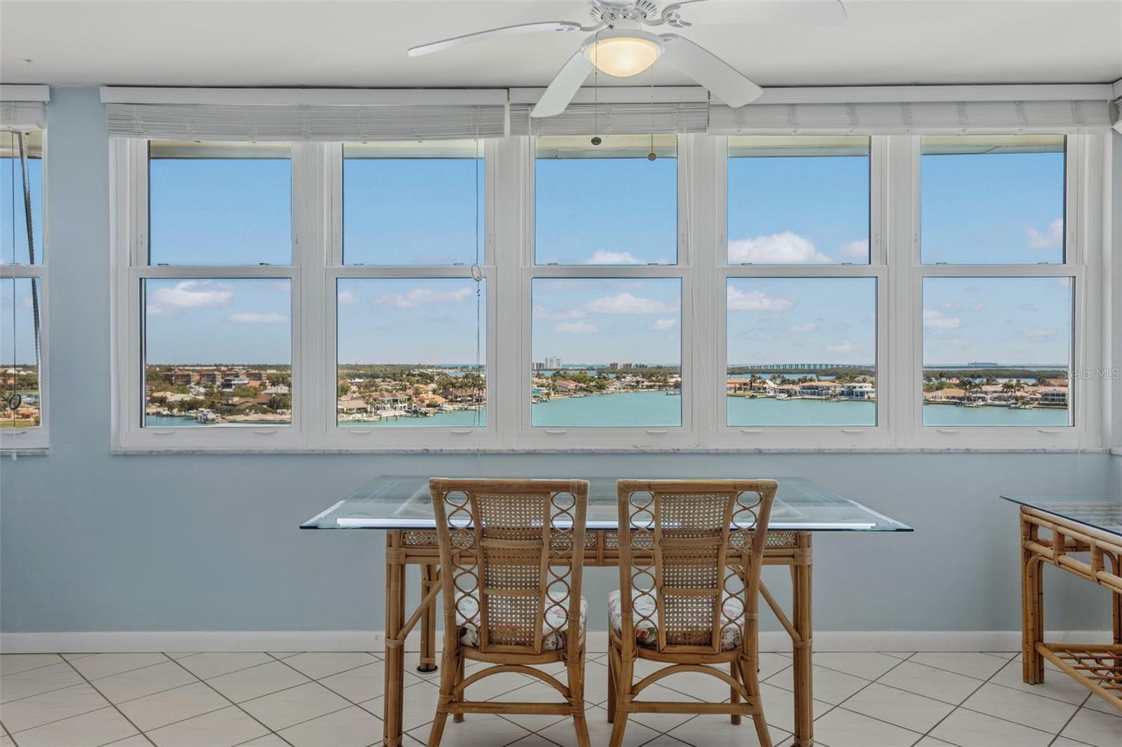 Great views of Sunshinebridge and sunrises