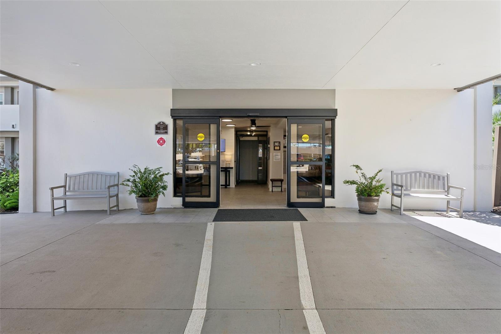 Entrance to lobby ofBldg 3.