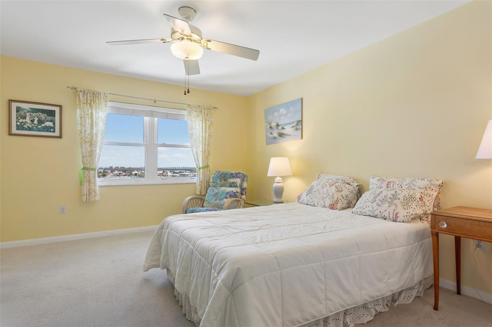 Guest bedroom witha view