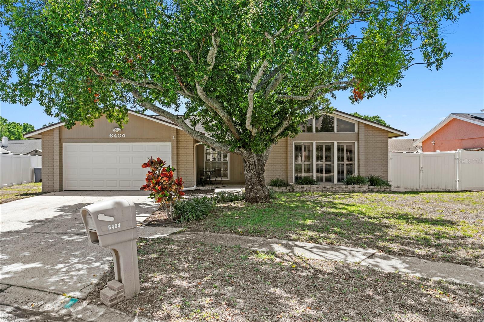 Welcome to 6404 Heather Moor Ct