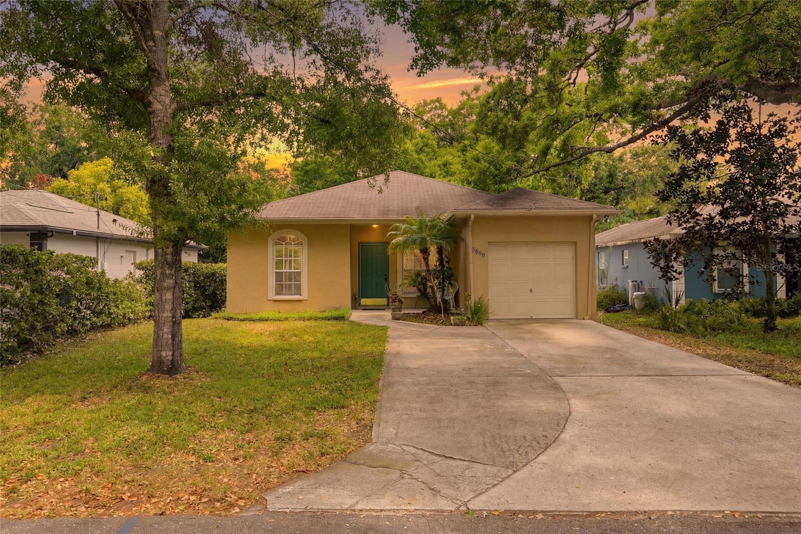 Twilight View - 8127 N Packwood Ave