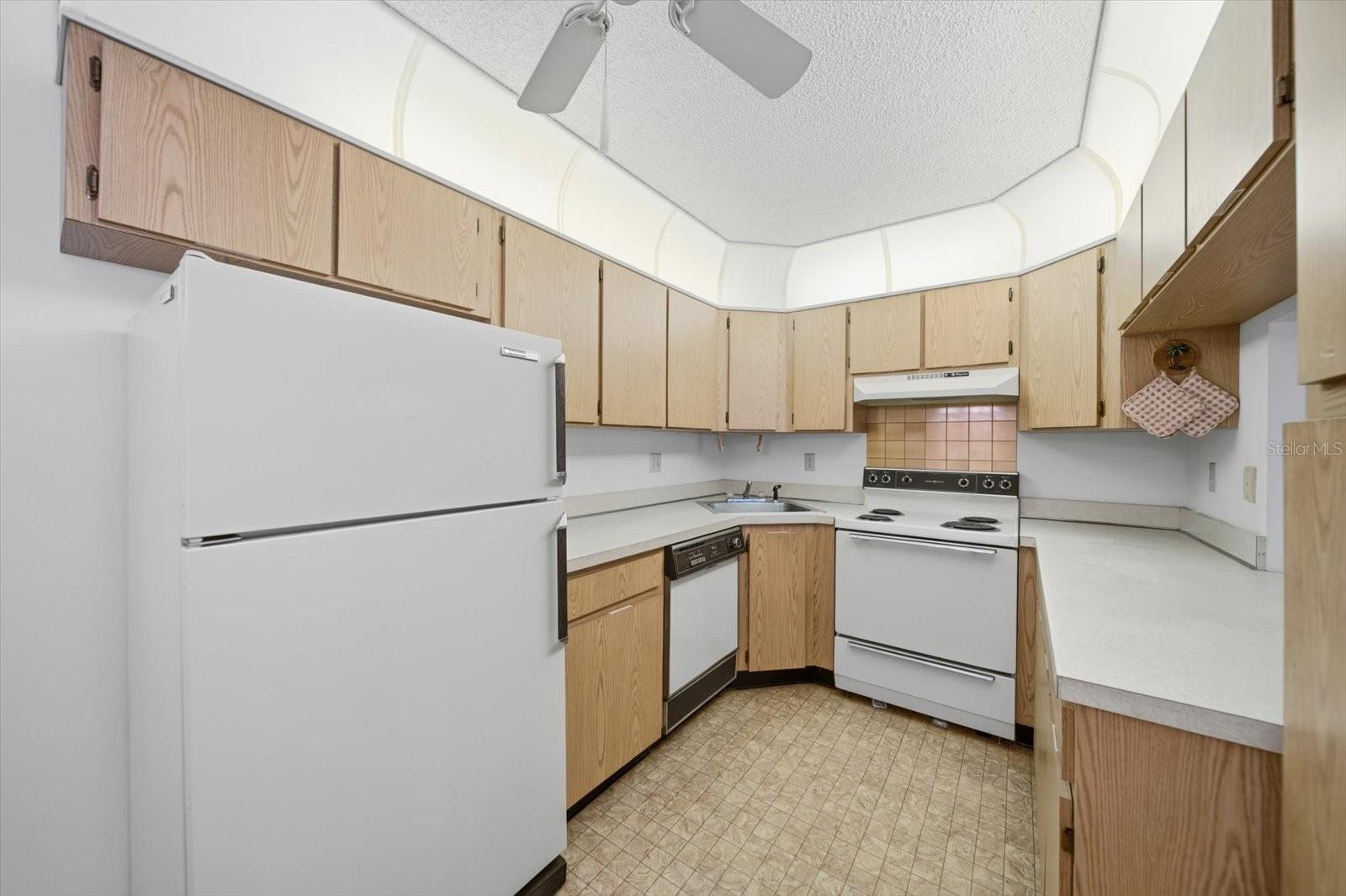 Kitchen with lots of cabinet and counter space