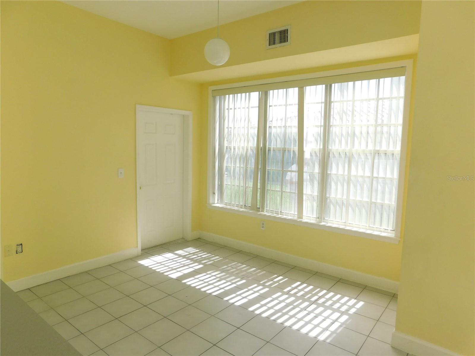 Dinette. Very large Eating area in Kitchen