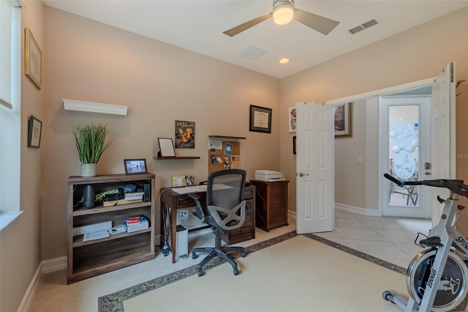 Den/3rd Bedroom