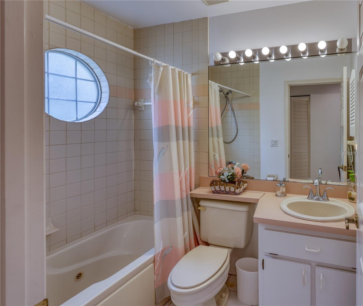 Bath 2 - Jacuzzi Tub w/Shower