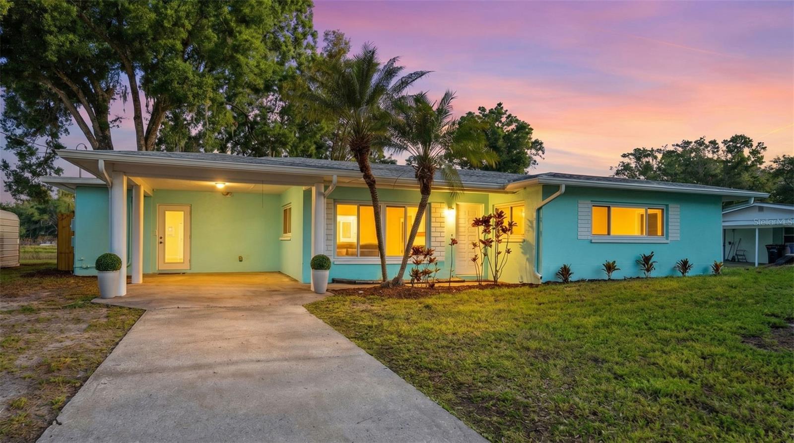 Welcome to 910 Linwood Terrace in Lutz