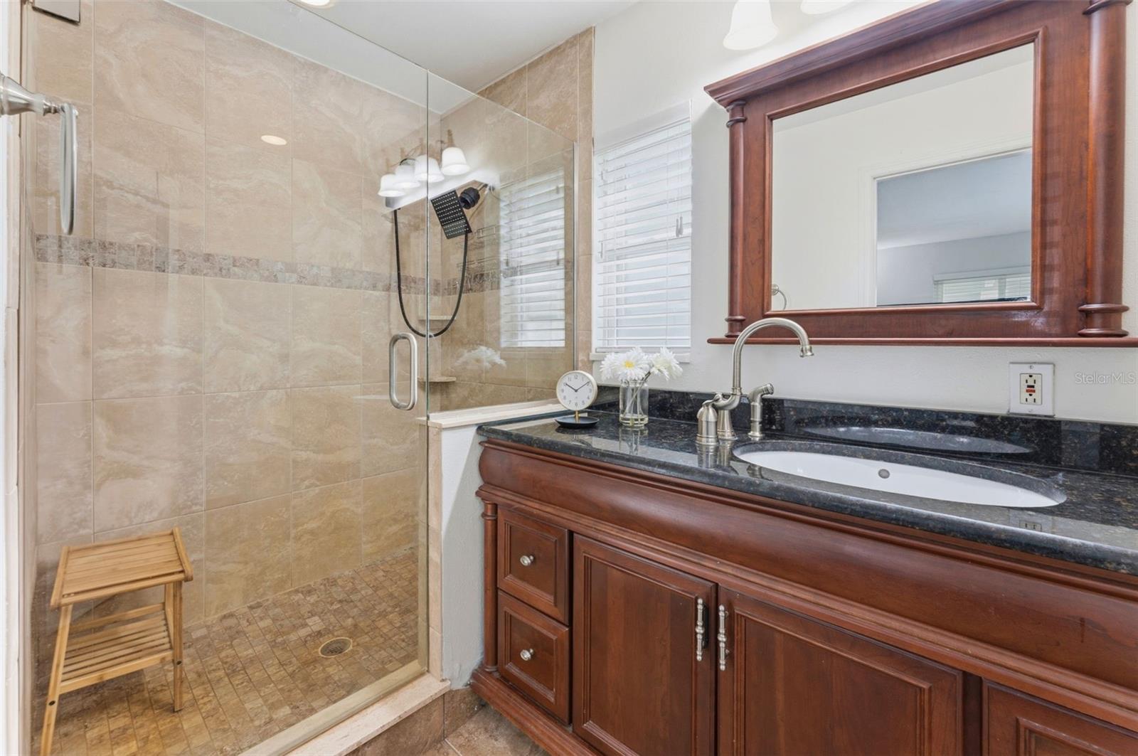 Owners ensuite bathroom