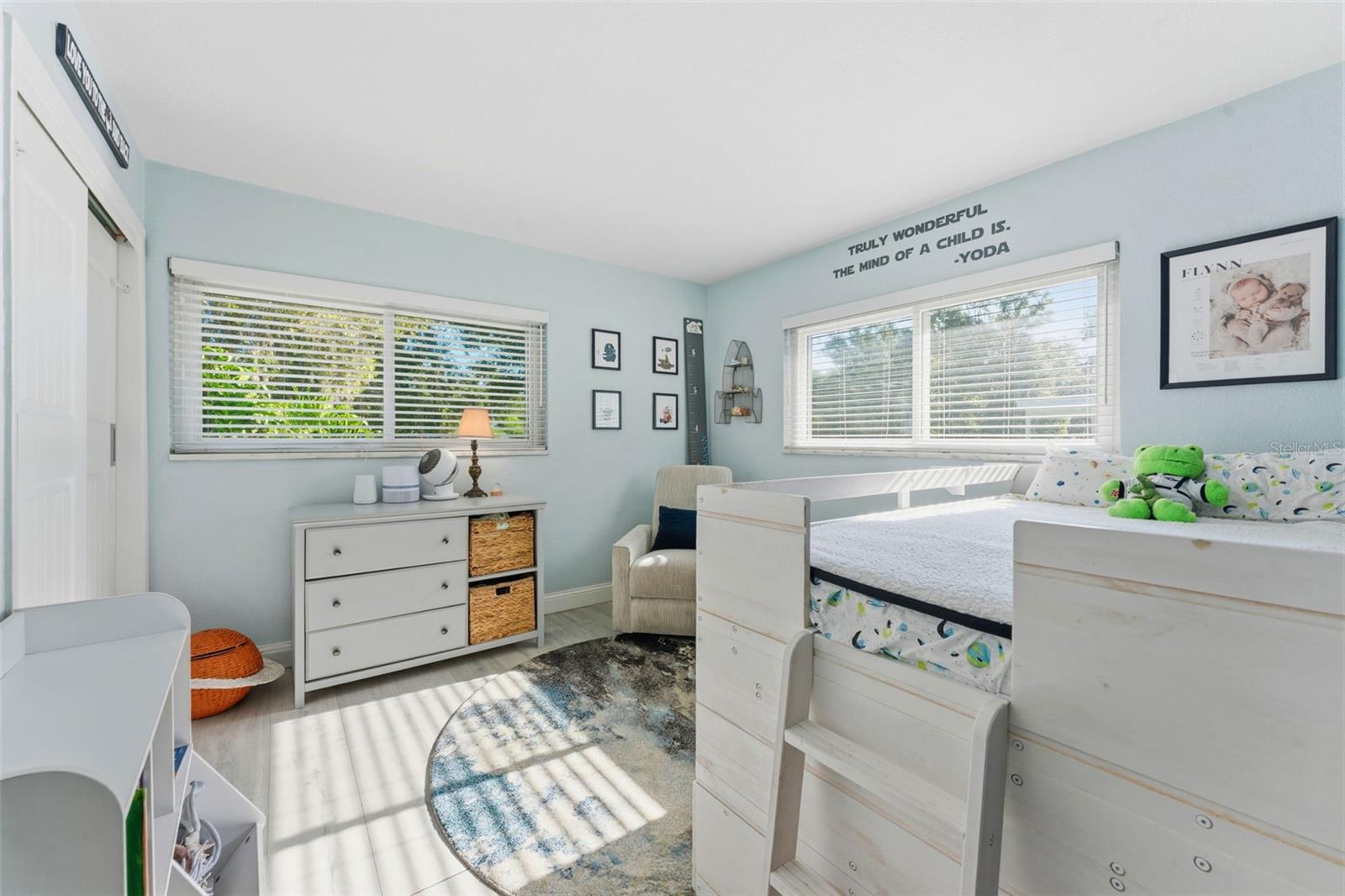 Bed 2 light and bright