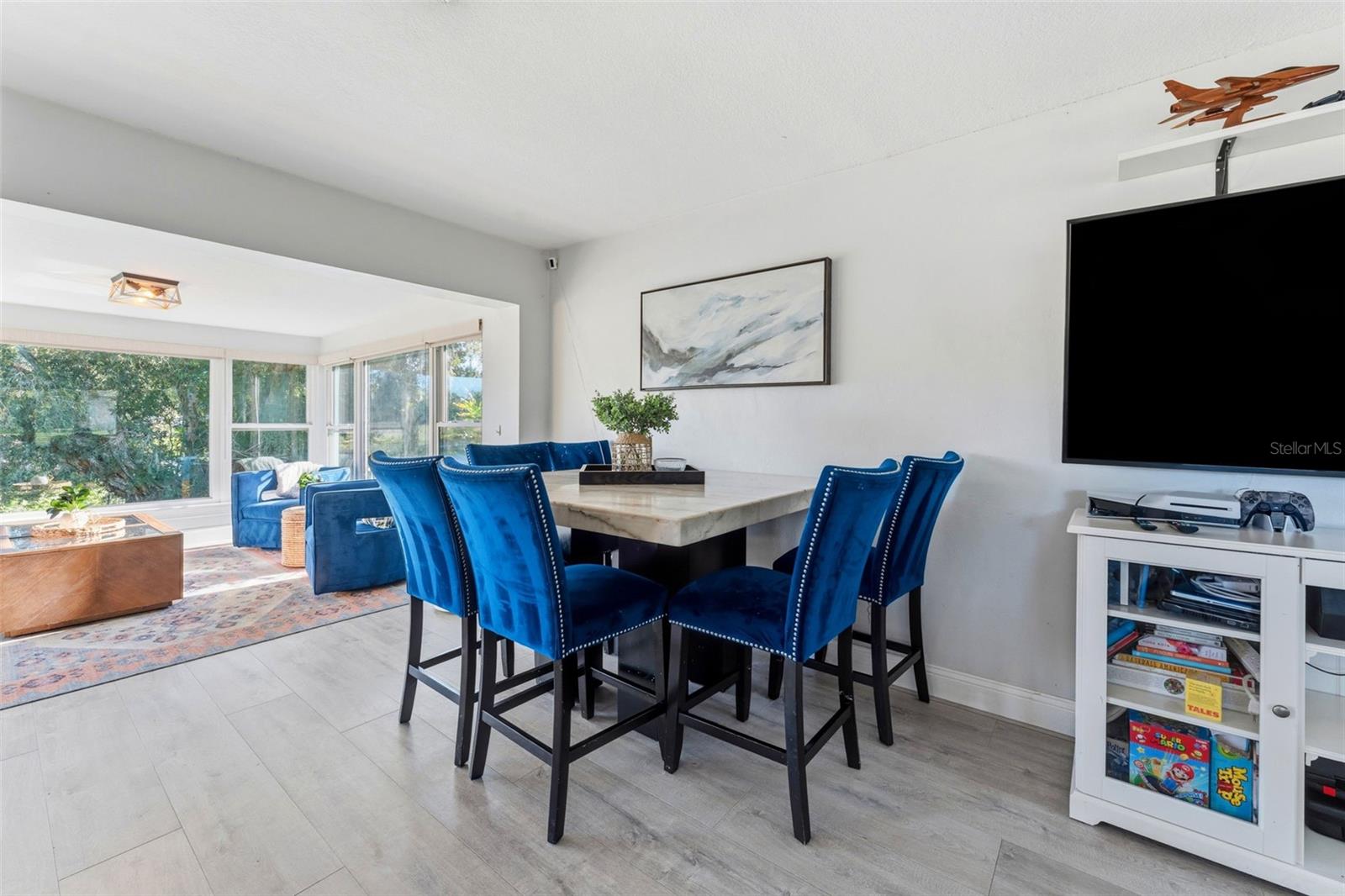 open concept living/dining