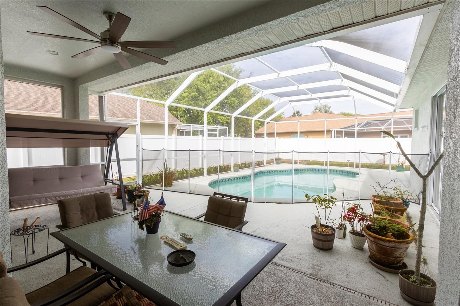 Large Lanai area