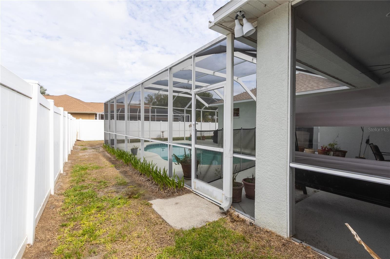 Side Entry to Pool