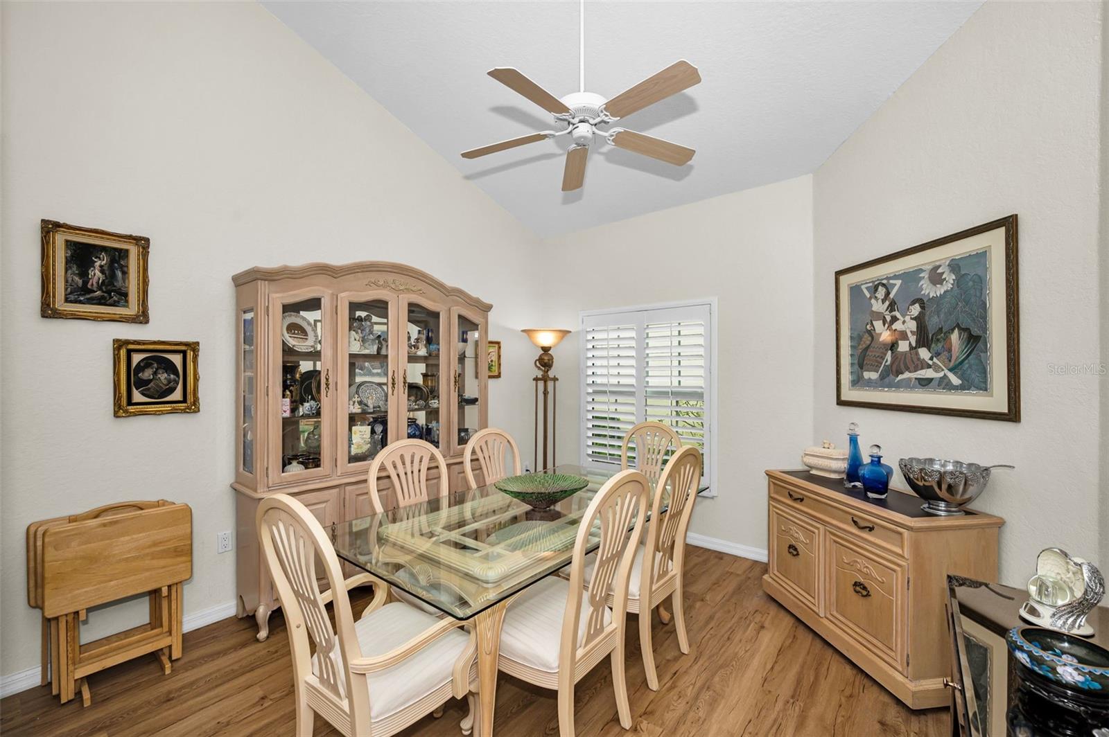 Wow! Formal Dining Room can be 3rd Bedroom with built in closet!