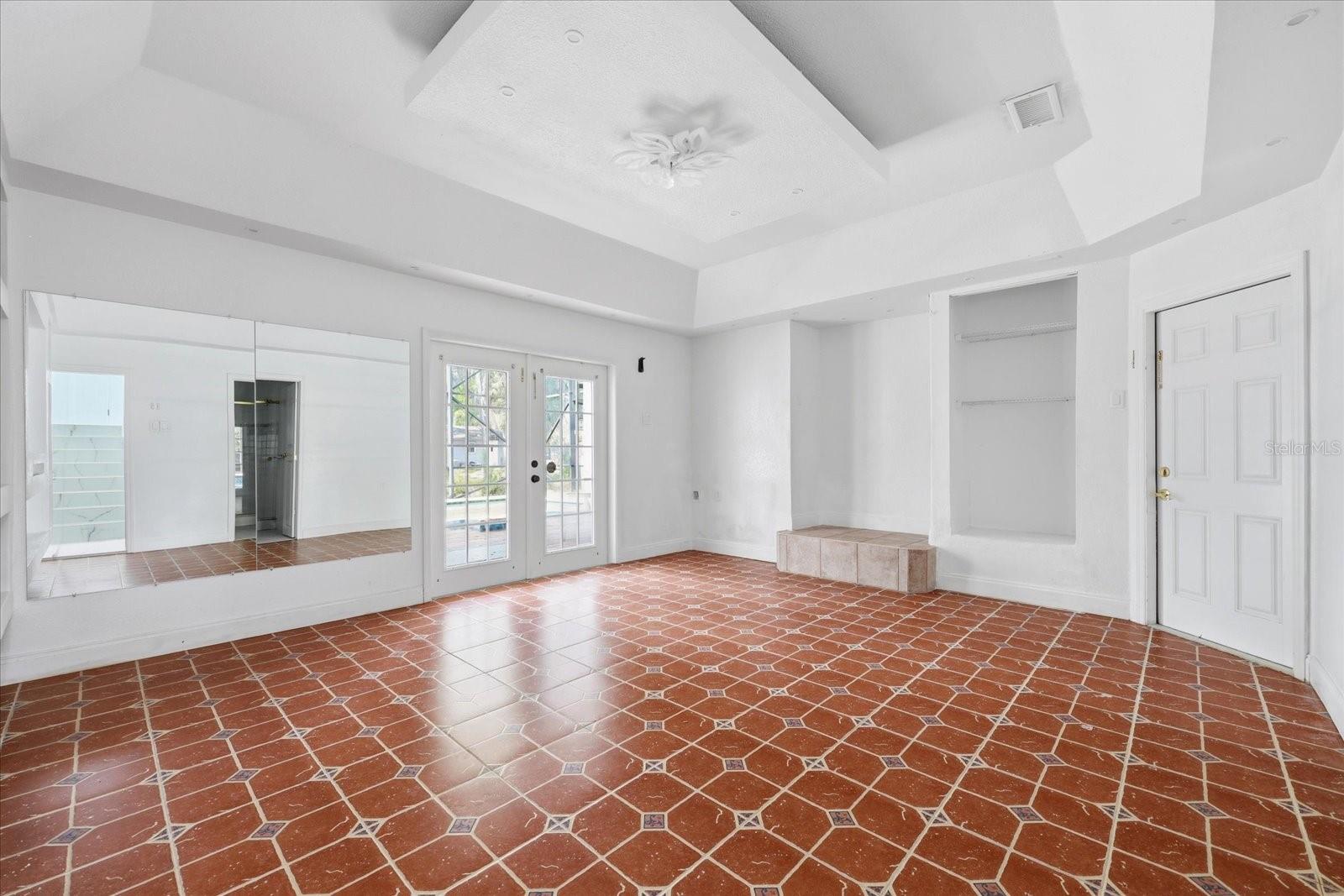TB8491802