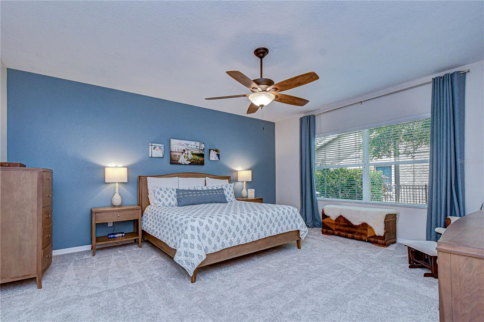 Spacious suite accommodating a king-sized bed.