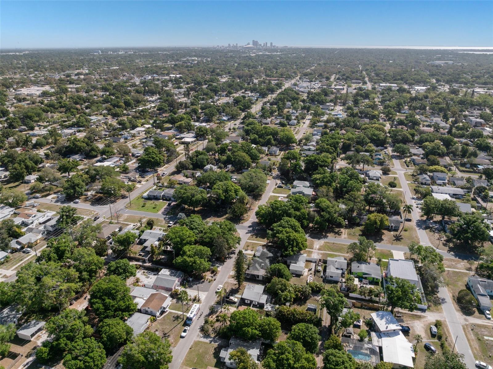 A 10-minute car ride to downtown St Petersburg.
