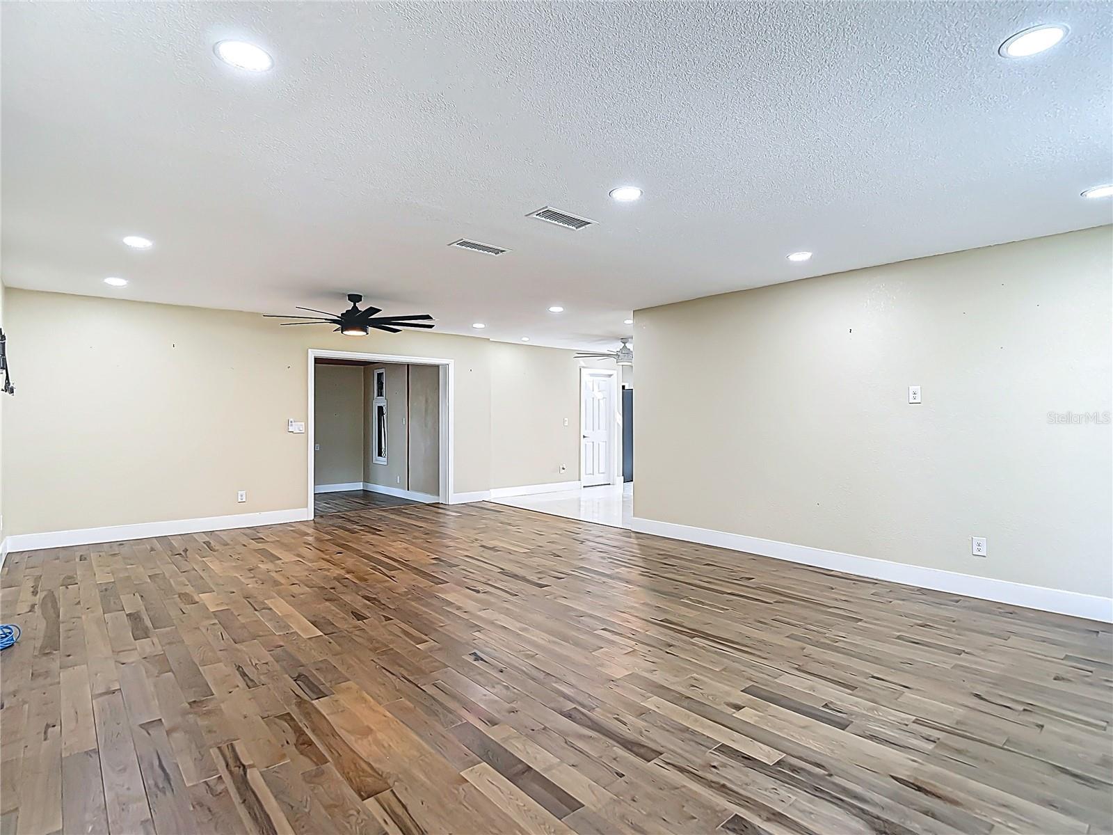 Familyroom gorgeous wood floors