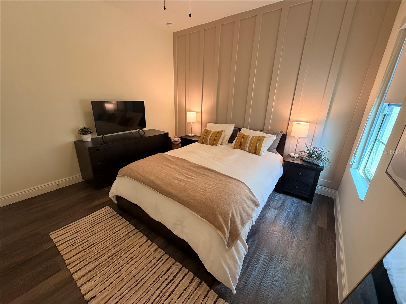 1st floor guest room