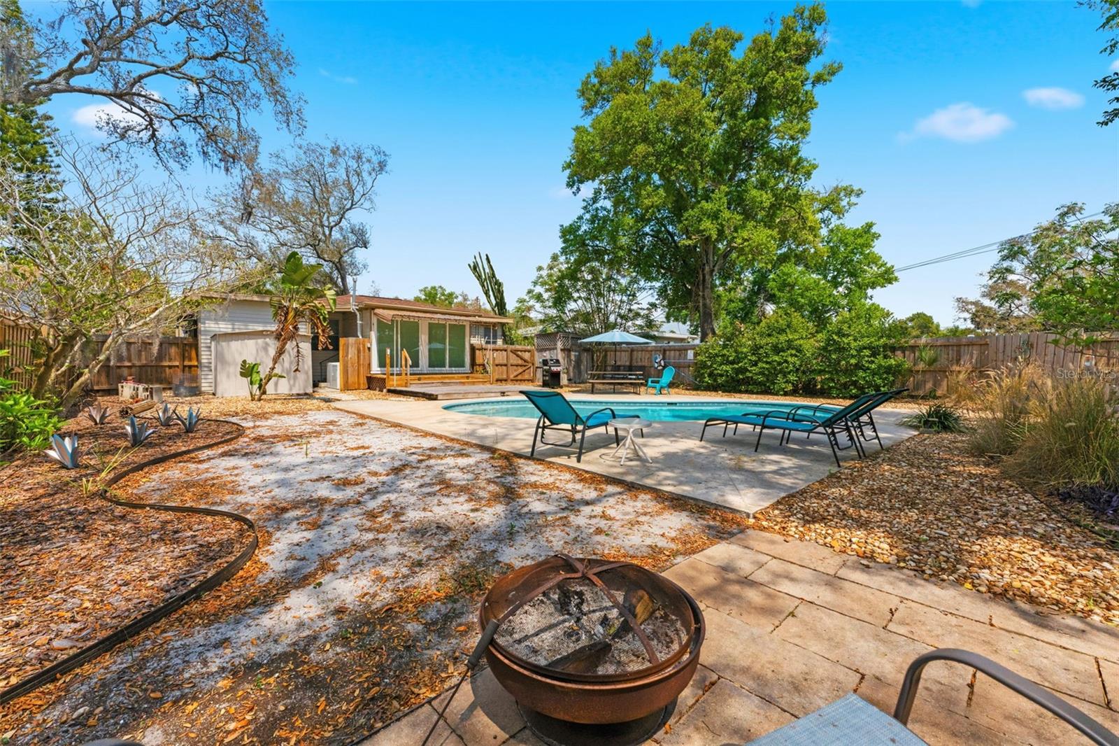 Spacious and fully fenced, the backyard offers privacy and endless possibilities for play, entertaining, or relaxation.