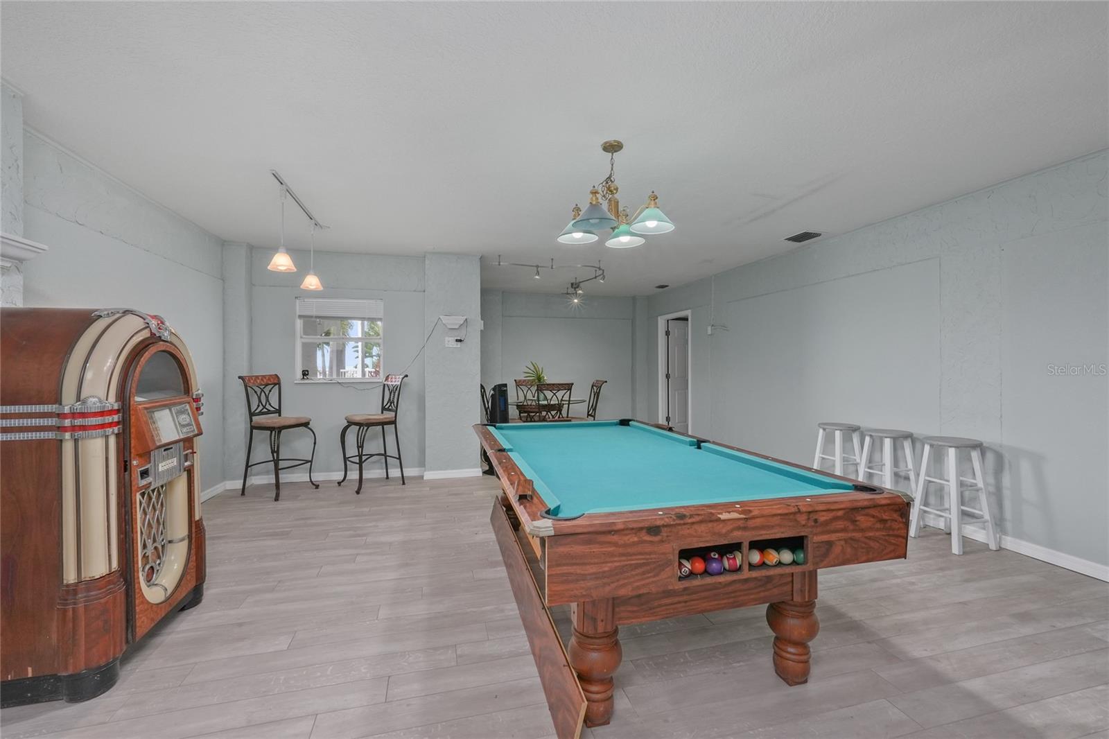 Huge game room on 1st floor
