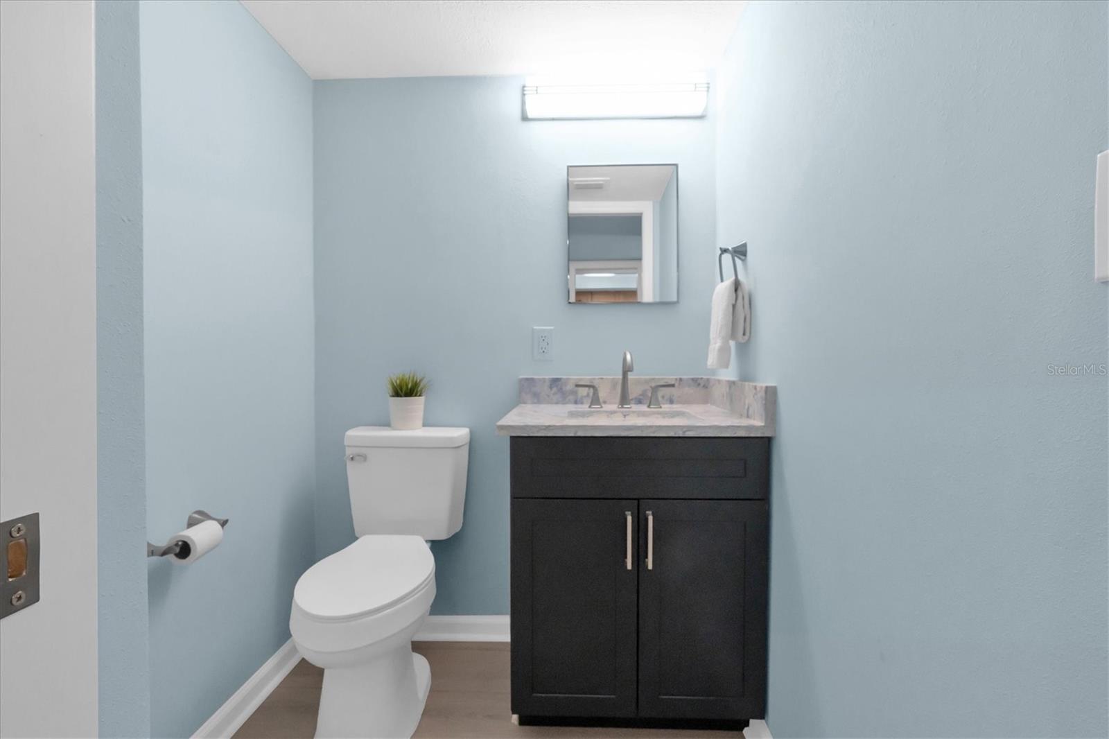 2nd bath new soft close cabinetry