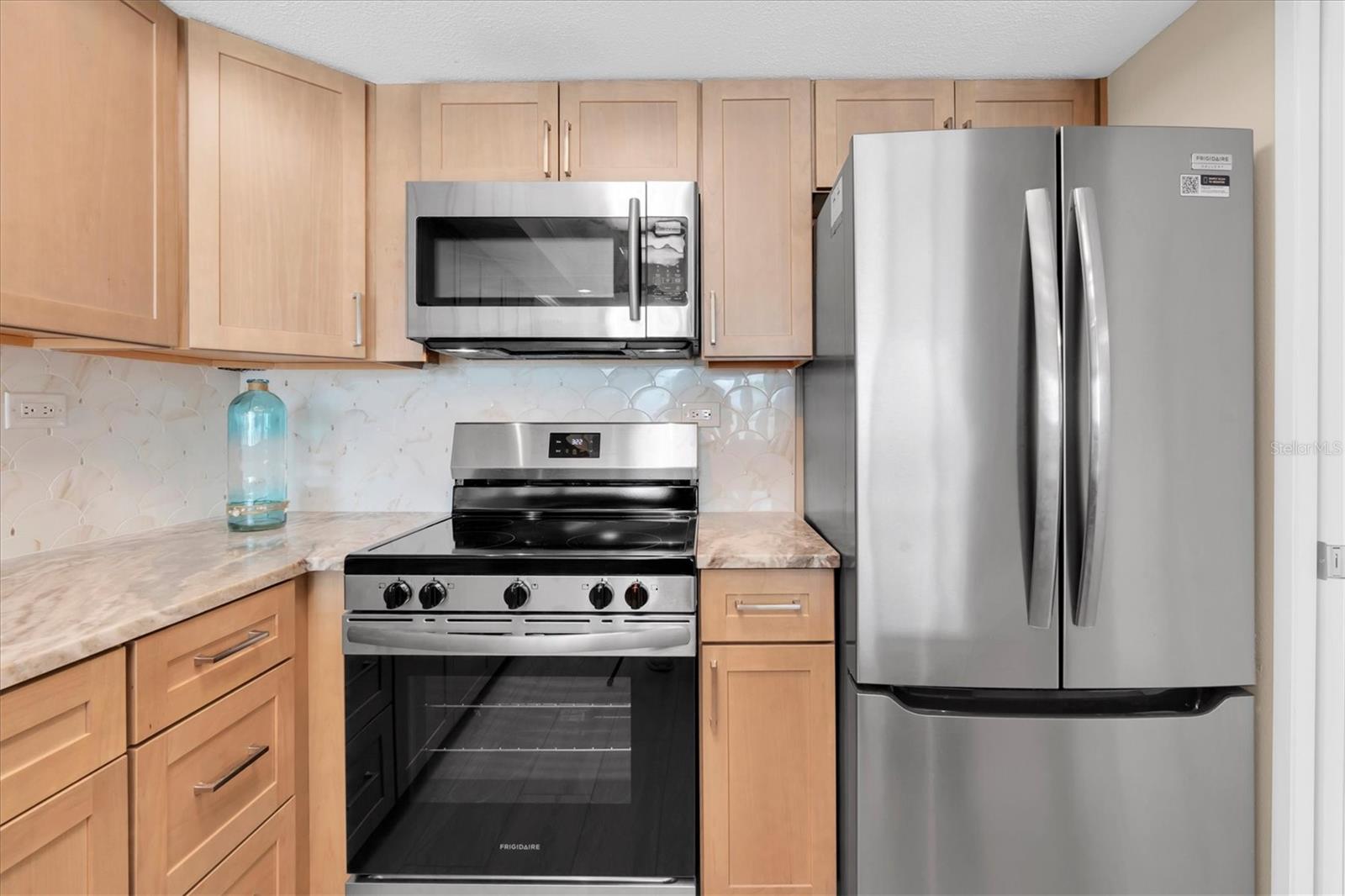 Kitchen new Cabinets and Gallery Appliances