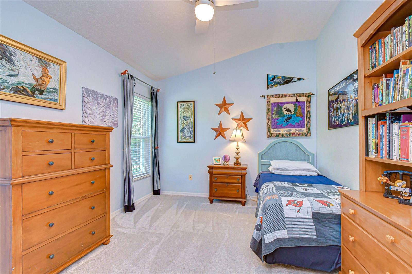 Additional bedroom ideal for family or guests