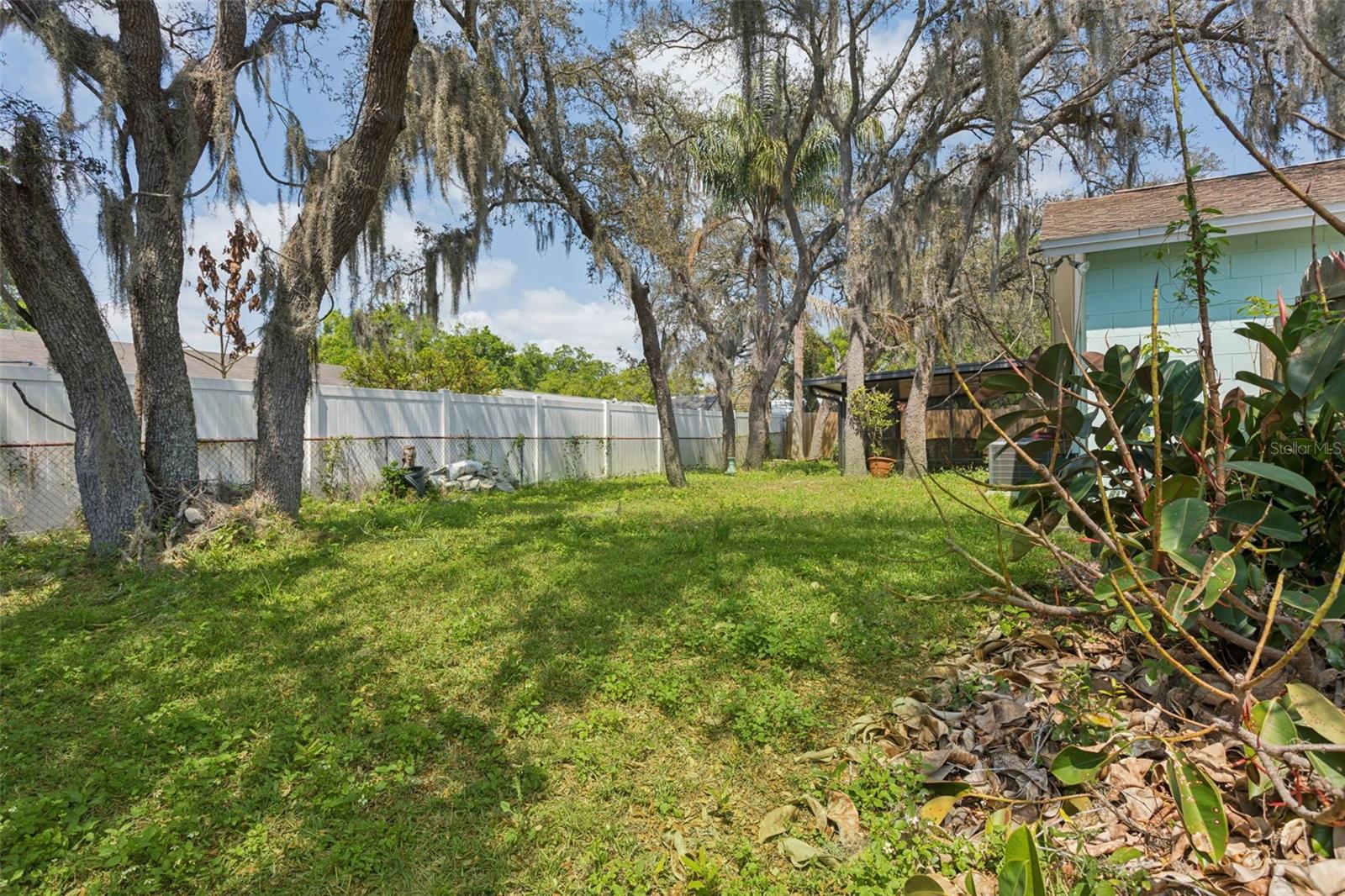 TB8492194