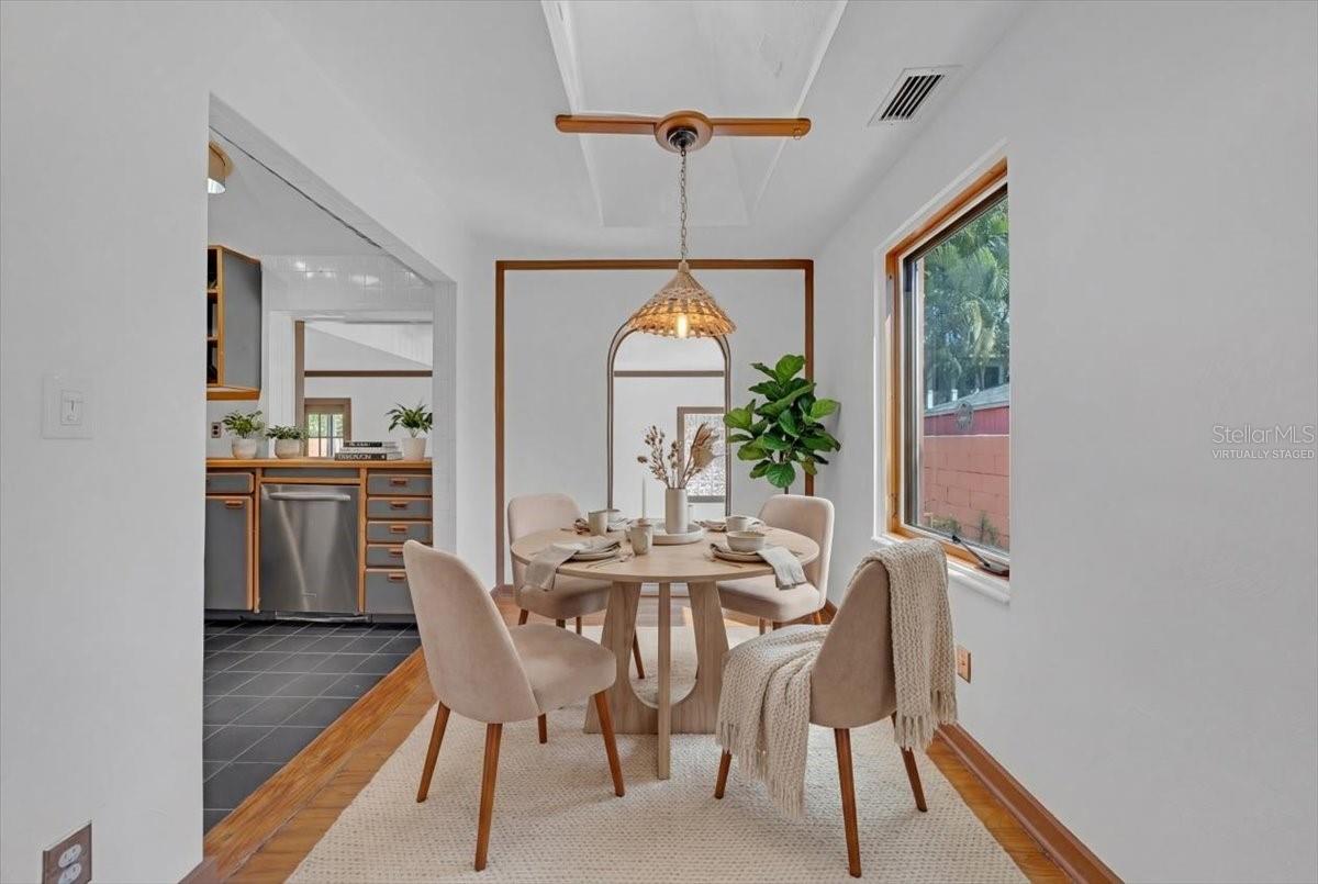 virtually staged dining