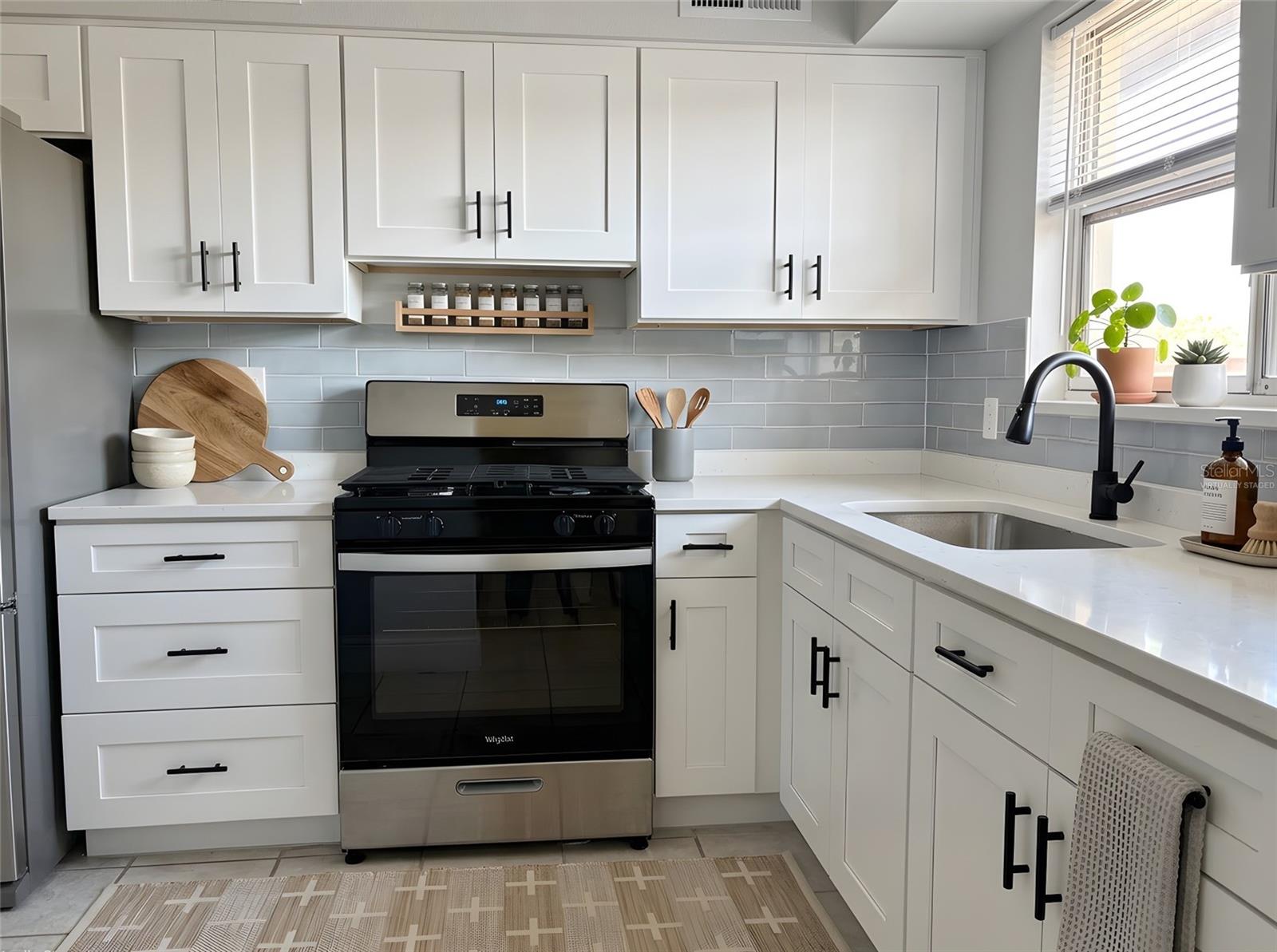 virtually staged ktichen