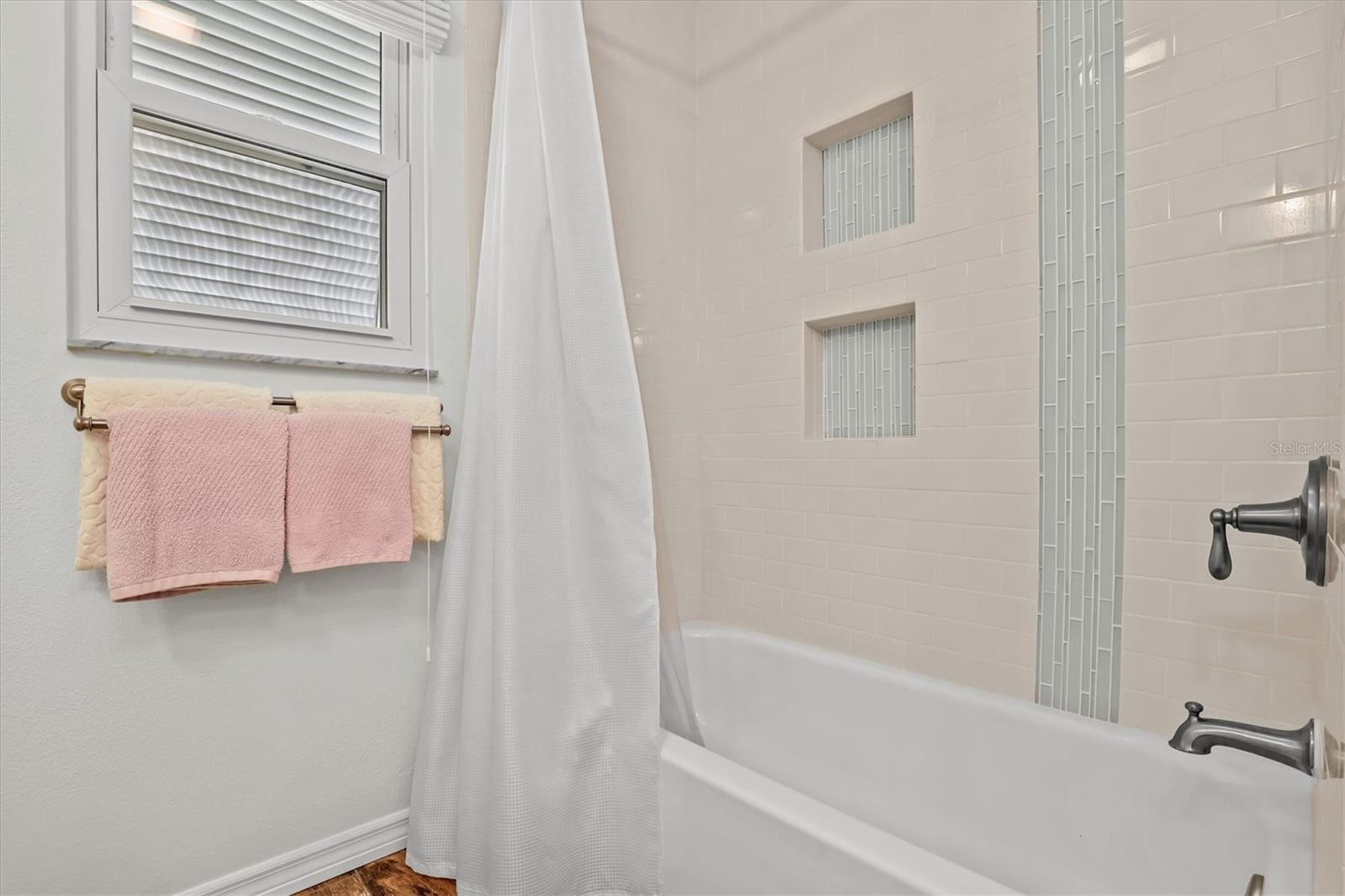 Second Bathroom with Insets (Tub/Shower Combo)