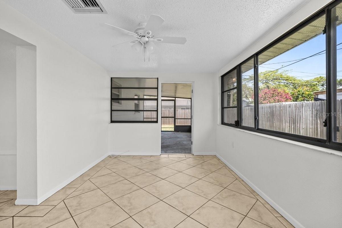 Florida Room!!  Bonus!